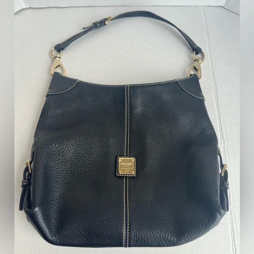 Dooney & Bourke || Black Shoulder Bag Purse gold Tone hardware pebbled